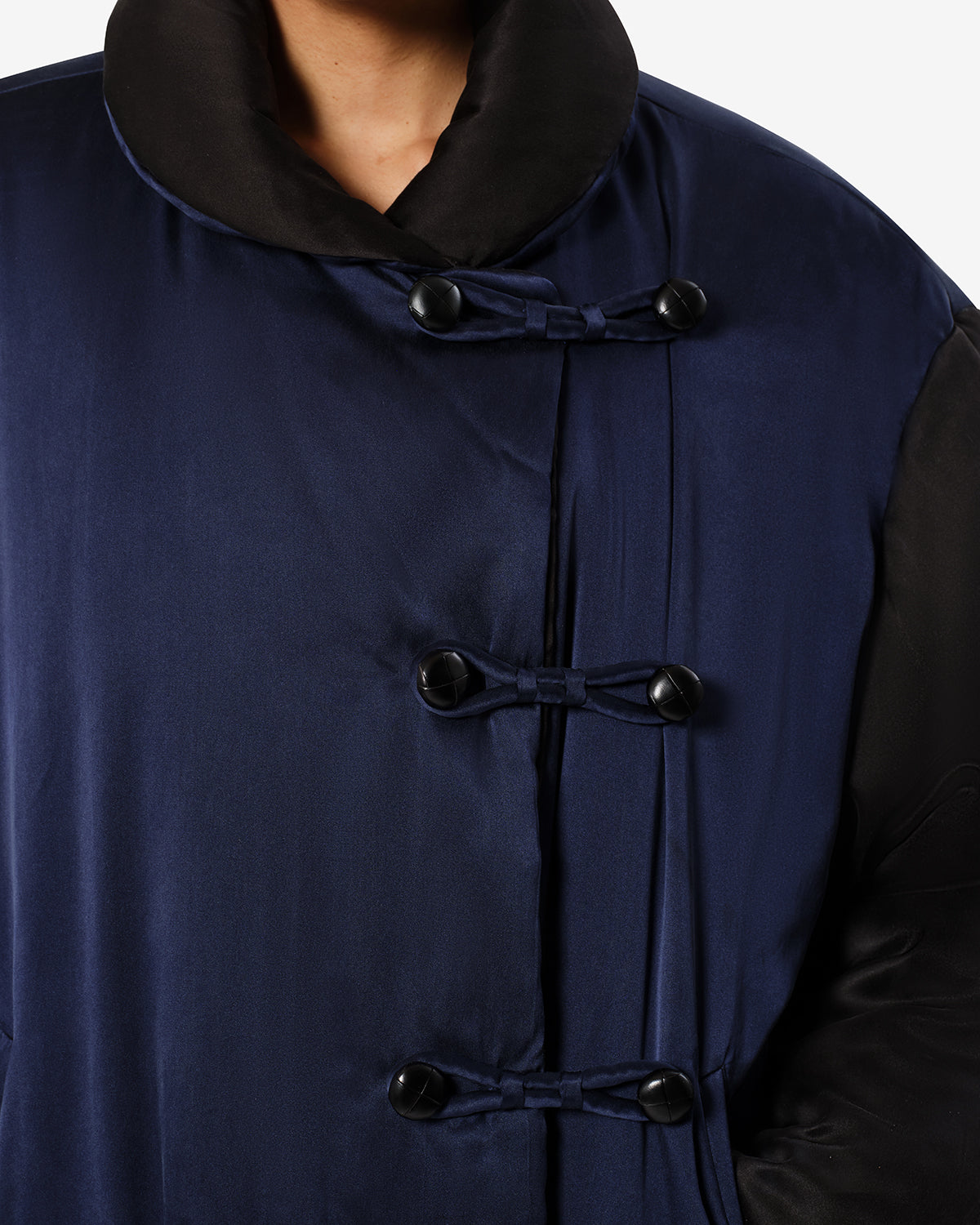 Manteau Bleza en soie — Nuit, vue 3 ; référence MA0585FAD4C03I30MI